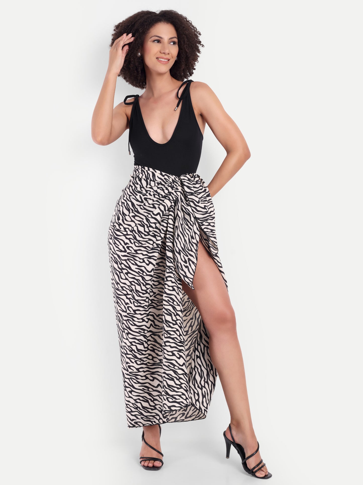 Donna Swimsuit in Black with Sarong
