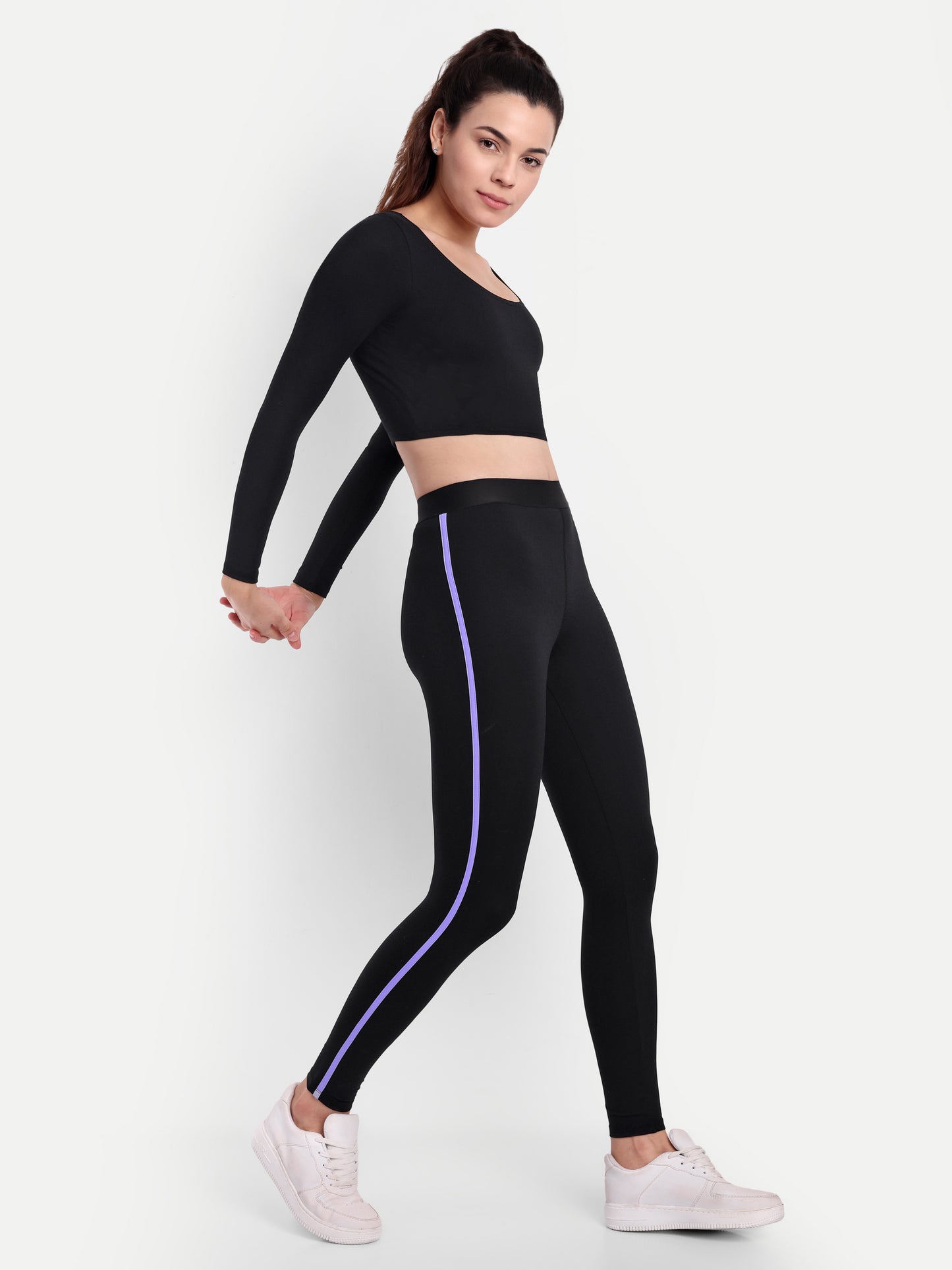 BLAKE CROP TOP IN BLACK