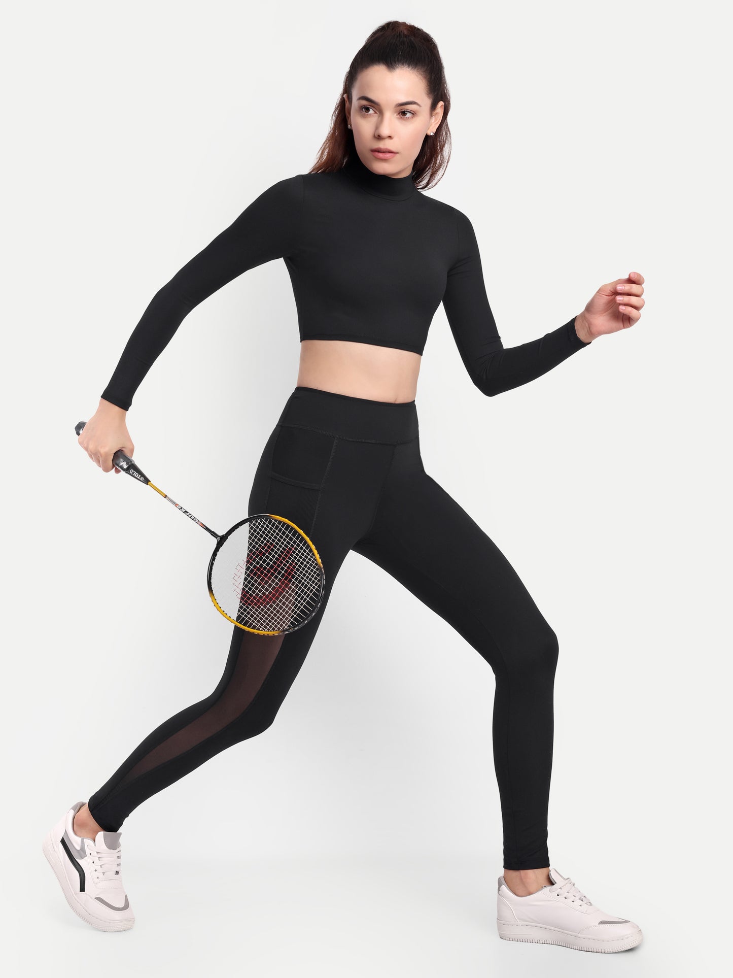 ELLE CROP TOP IN BLACK