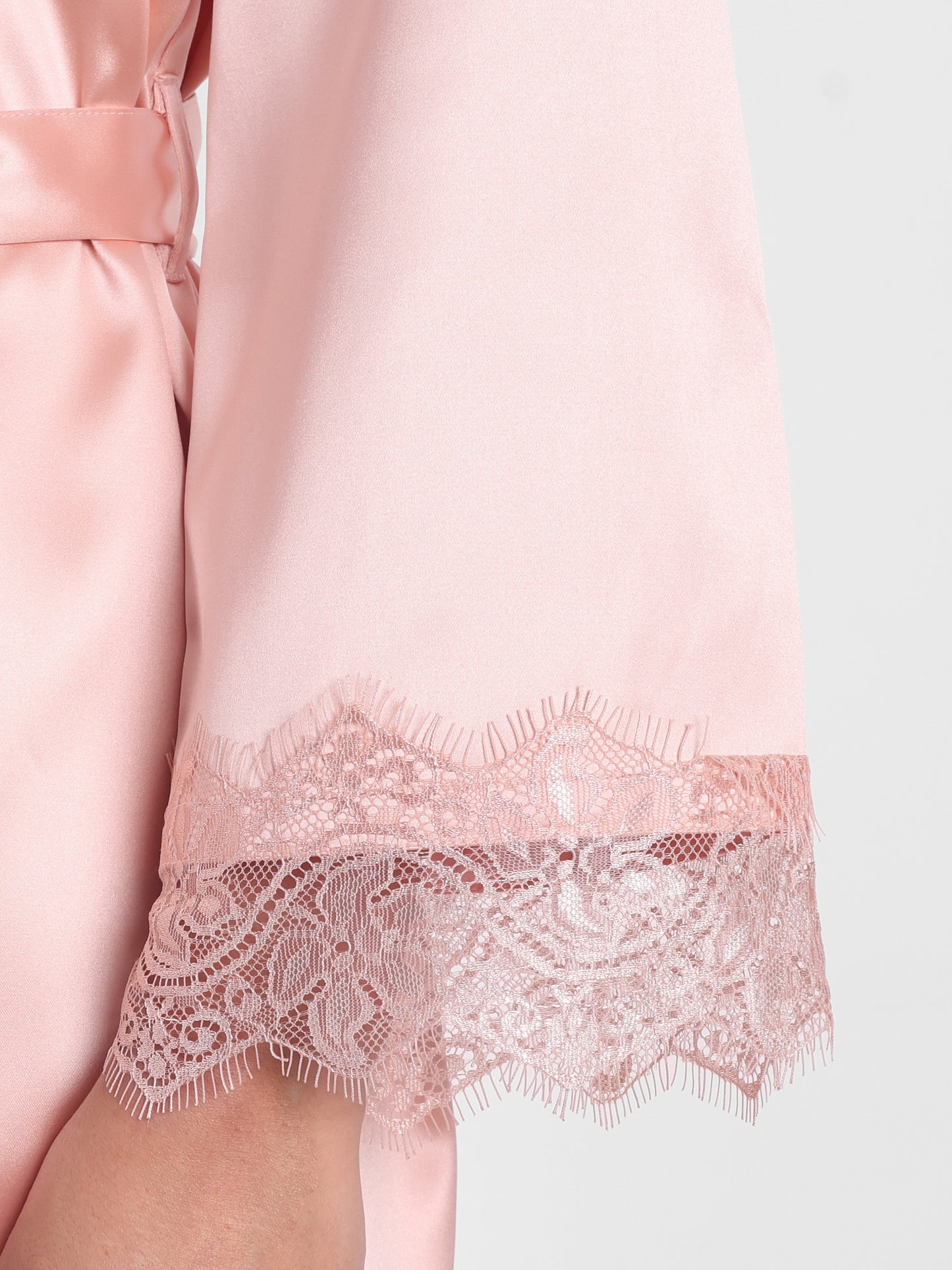 Sonnet Lace-detail kimono in Peach