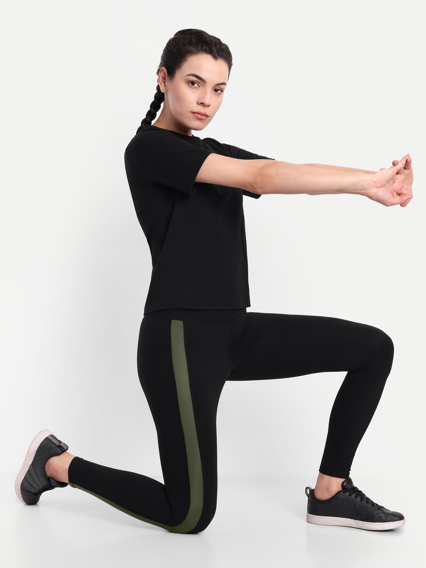 APRIL T-SHIRT IN BLACK
